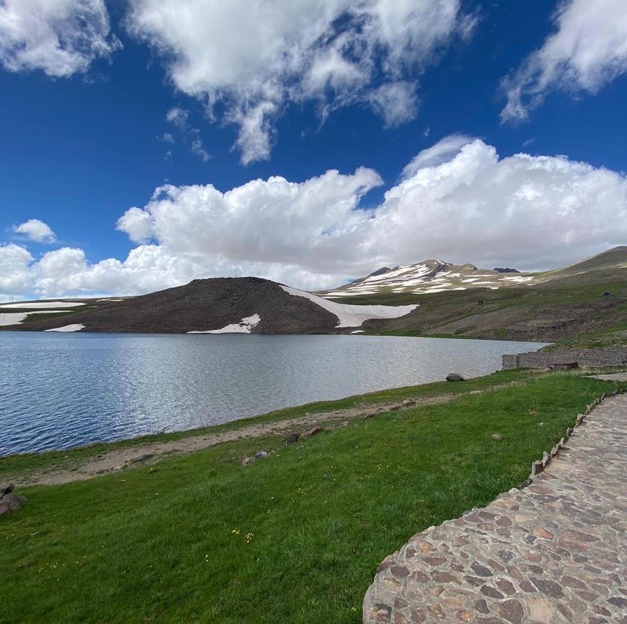 Aparthotel Mount Aragats Byurakan Zewnętrze zdjęcie